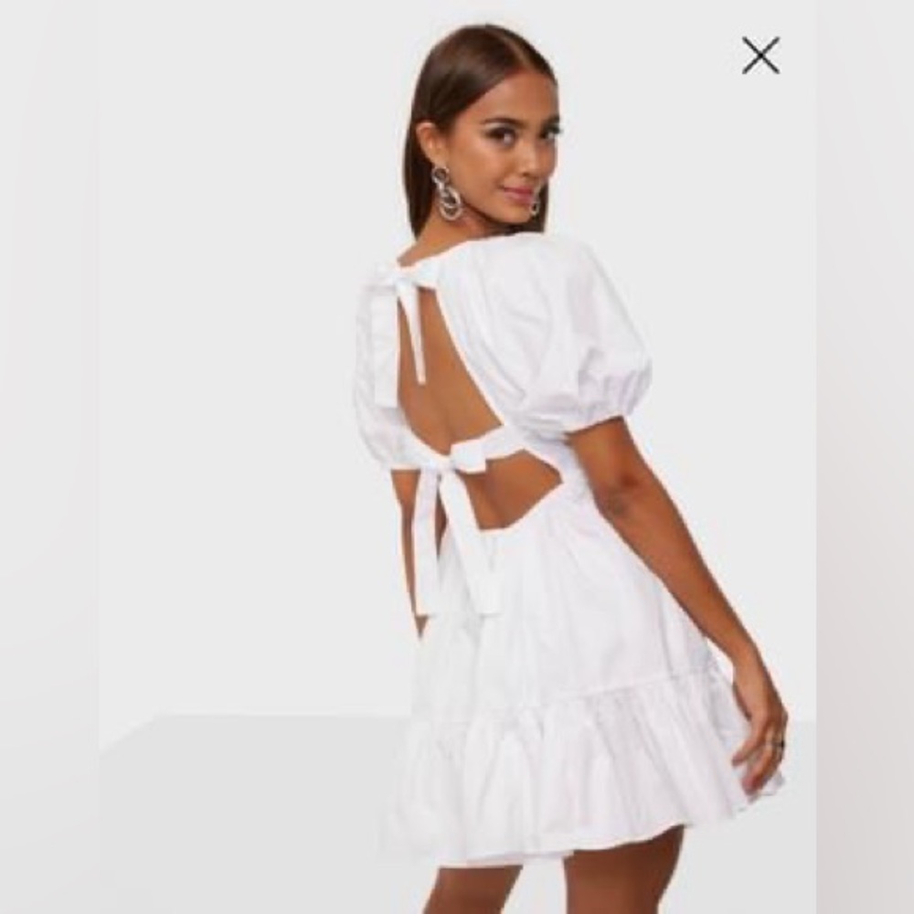 Glamorous brand open back dress new with tags!